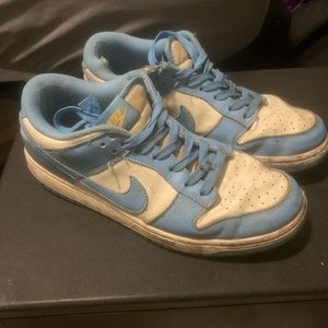 UNC Nike dunks